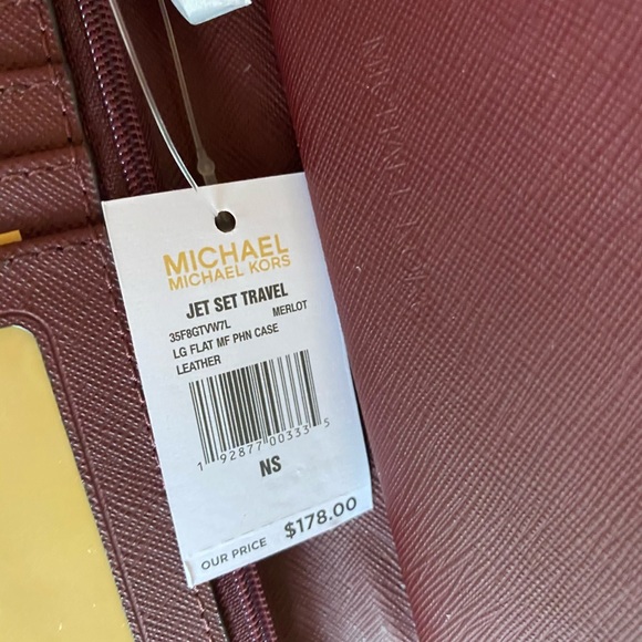 Jet Set Travel Large Flat Multifunction Phone Case - Picture 4 of 6